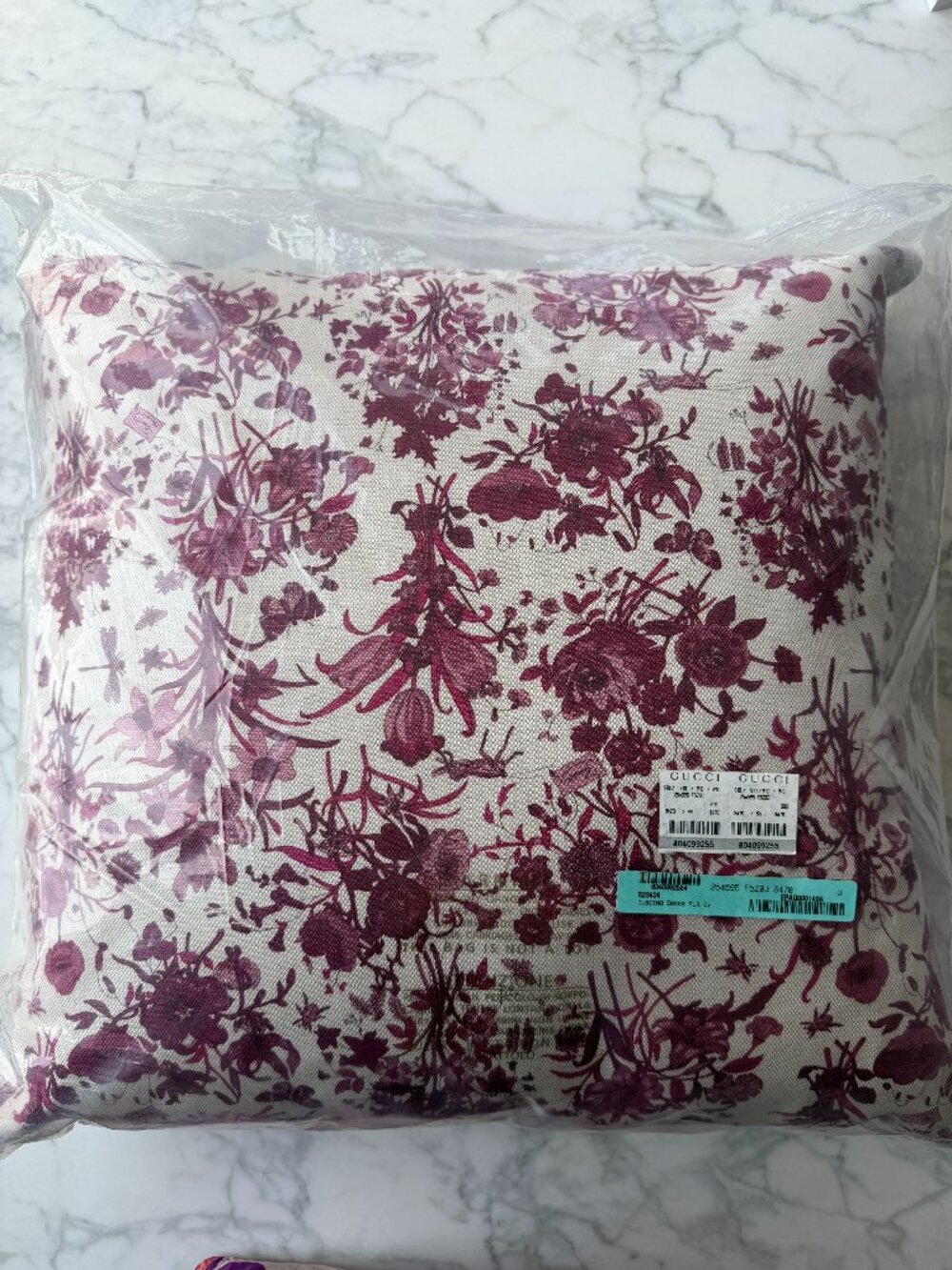 Gucci Decorative Pillows - set of 2, New sealed in the bags